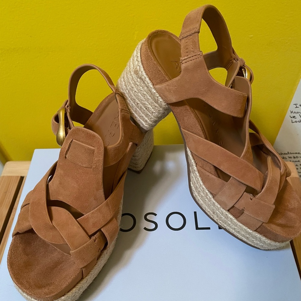 Aerosoles
Women's Chatham Platform Sandals size 6 Tan Suede